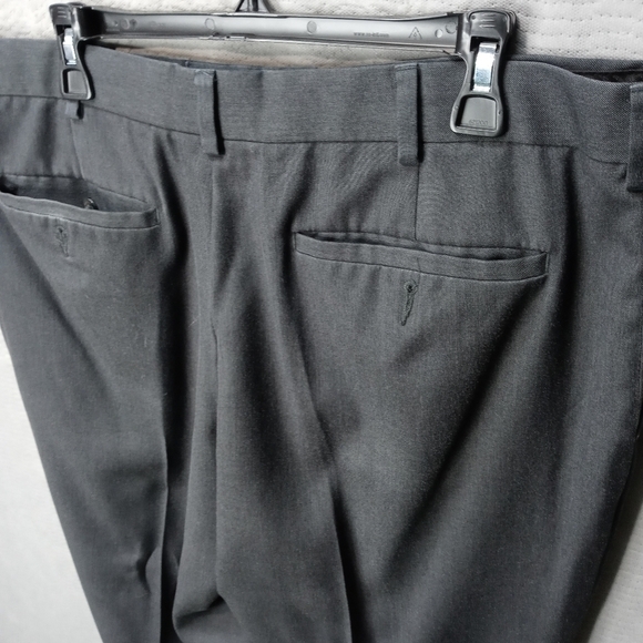 George men's gray dress pants. Flat front no cuff. - Picture 9 of 12